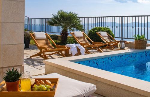 Mimice Villa | Villa S&A with heated private pool, 3 bedrooms, 3 bathrooms, playground
