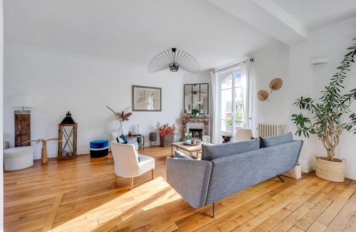 Le Chesnay Villa | Villa St Antoine - Les Demoiselles à Versailles