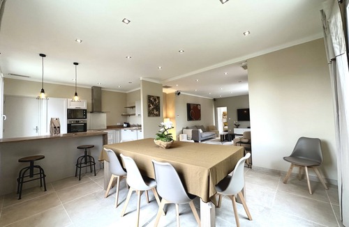 Chateaurenard Villa | Villa Saint Jean En Provence