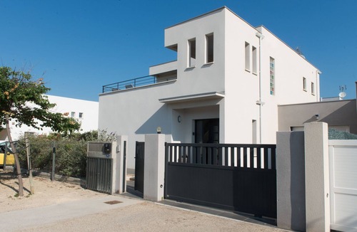 Sete Villa | Villa Saint Pierre' 200 m from the sea + 6 bikes + air conditioning + Jacuzzi !❤️