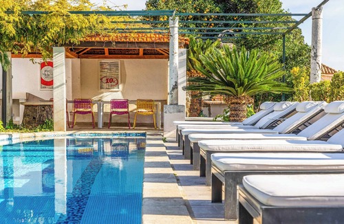 Pile Villa | Villa Salt Water - Four Bedroom Villa, Sleeps 8