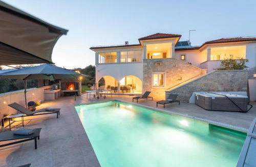 Borik Villa | Villa Salteria 3, pool, private territory, pinery