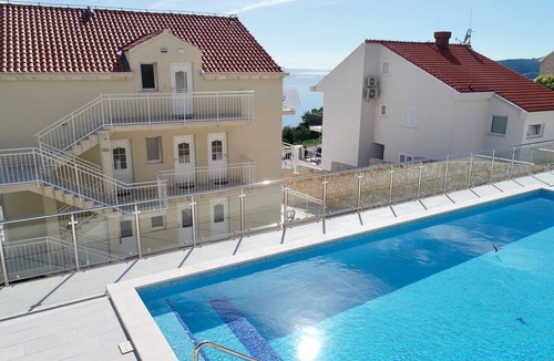 Plat Apartment | Villa Samba - Studio Apartment with Balcony and Sea View