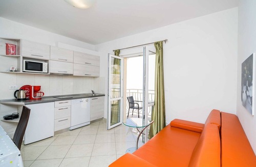 Plat Apartment | Villa Samba - Two Bedroom Apartment with Balcony and Sea View