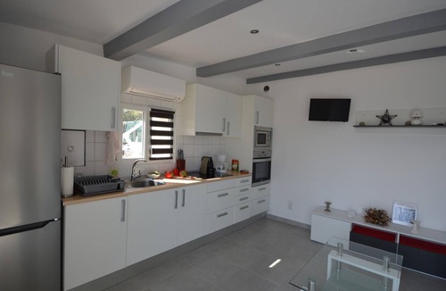 Sant Miquel de Fluvia House | Villa Sant Miquel de Fluvià, 4 bedrooms, 10 persons