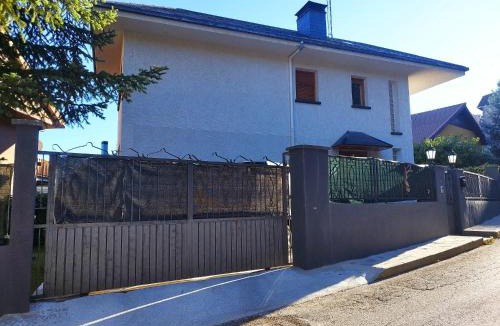Jaca House | Villa San Lure Jaca