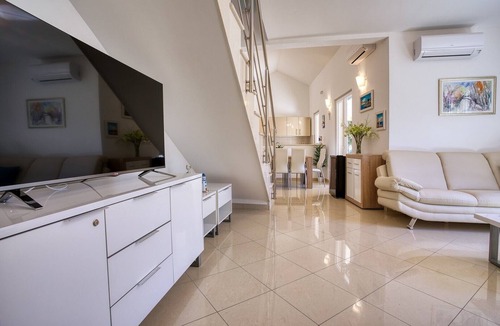 Dracevica Villa | Villa SAN with heated pool, traditional surroundings, 3-bedrooms