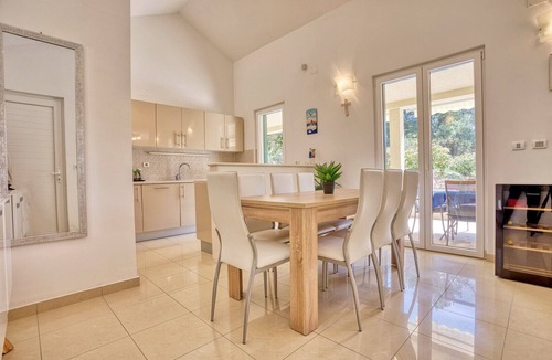 Dracevica Villa | Villa SAN with heated pool, traditional surroundings, 3-bedrooms