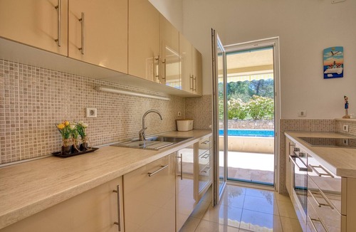 Dracevica Villa | Villa SAN with heated pool, traditional surroundings, 3-bedrooms