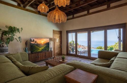 Amed Ski Chalet | Villa Sana Amed with Panoramic Ocean Views & Infinity Pool