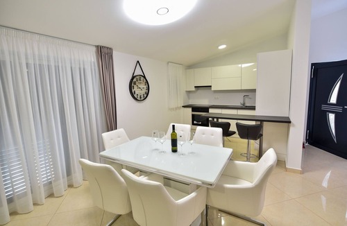 Vir Villa | Villa Sana