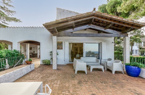 Llanca Villa | Villa 'Sant Genís' with Sea Views, Private Pool and Wi-Fi