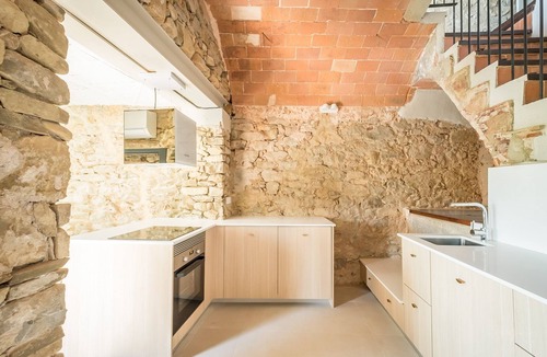 Vilopriu Apartment | Villa Sant Pere - Four Bedroom Apartment, Sleeps 8