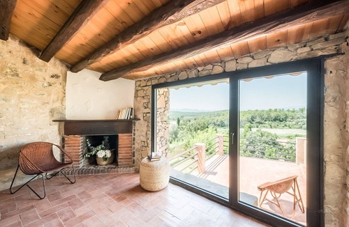 Vilopriu Apartment | Villa Sant Pere - Four Bedroom Apartment, Sleeps 8