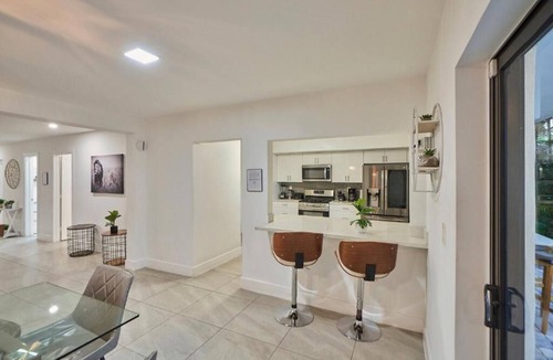 North Miami Beach House | Villa Santorini Lakefront Private Deck