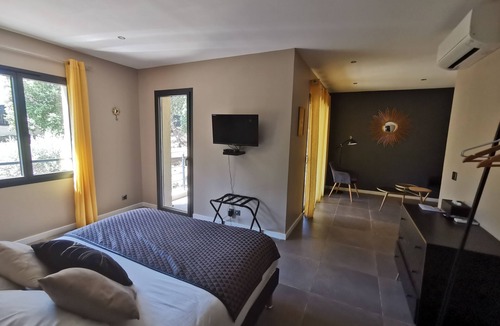 Plan-de-la-Tour Bed & Breakfast | Villa Saona