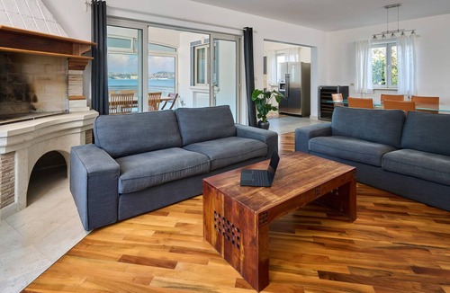Crveni Vrh Villa | Villa Sarah - Exclusive Beachfront Property