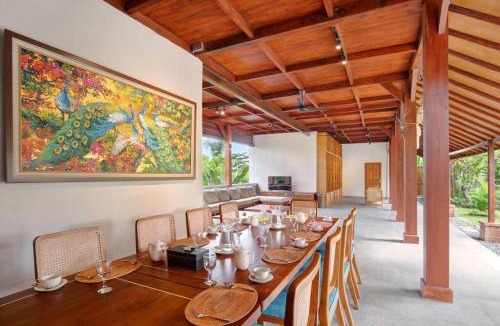 Blahbatuh Villa | Villa Sasmaya with Private Karaoke Room