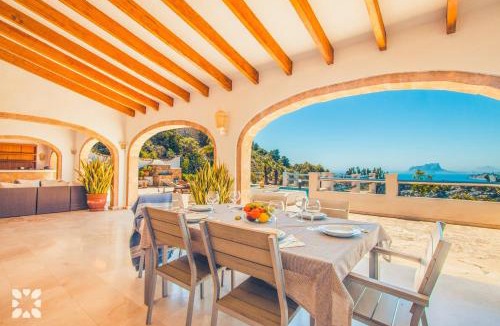 Arnella Villa | Villa Scarlett by Abahana Villas
