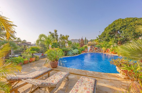 L'Alfas del Pi Villa | Villa 'Sconto' with Mountain View, Wi-Fi and Air Conditioning