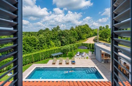 Modrusani Villa | Villa Scvola Elementare Istria - Heated Pool, Private Cinema & EV Connector