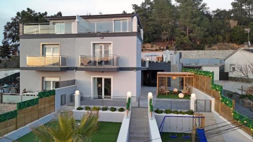 Vidreres House | Villa Senera