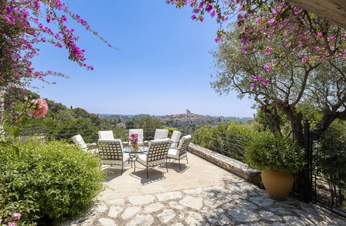 Saint-Paul-de-Vence Villa | Villa Serendipity - with village view