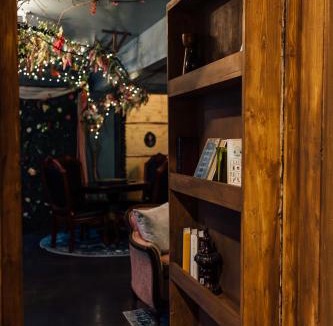 Dahlonega House | Villa Serena Tuscan Theme home with a HIDDEN lounge, fire pit, lawn games, creek