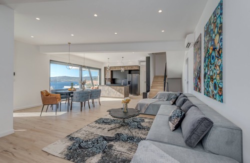 Razanj Villa | Villa Seven Seas