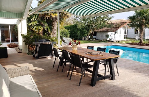 Nieul-sur-Mer Villa | Villa Seychelles 4*: swimming pool & tropical garden, sea 1.5km away