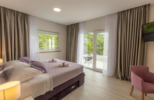 Veliko Brdo Villa | Villa Shine