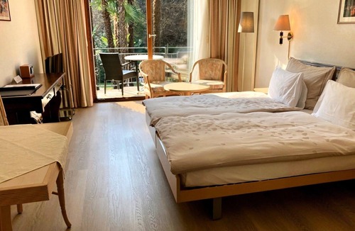 Arcegno Hotel | Villa Siesta, Park & Pool Living