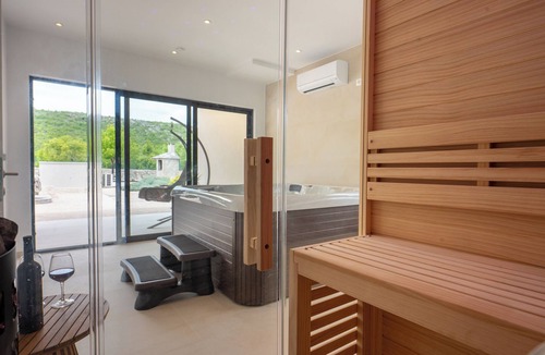 Podgora Villa | Villa Silentio with heated pool, jacuzzi & sauna