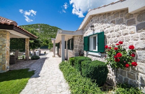 Podgora Villa | Villa Silentio with heated pool, jacuzzi & sauna