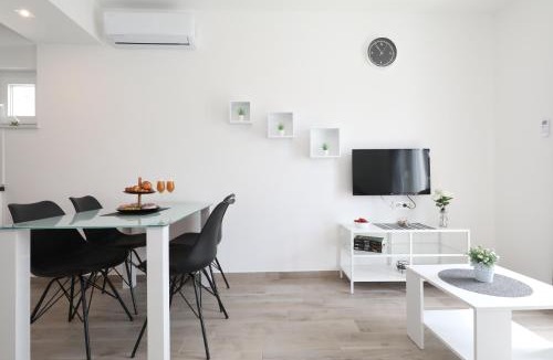 Seline House | Villa Silver