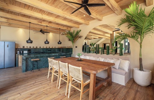 Batu Bolong Villa | Villa Simba 4 BR Canggu Walking Distance to The Beach