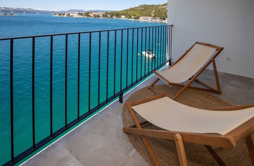 Klek Villa | Villa Simpleza - Six Bedroom Villa with Private Pool and Jacuzzi