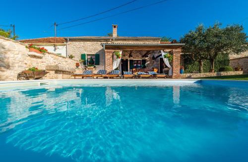 Zemunik Donji Villa | Villa Sisman-Spa Villa