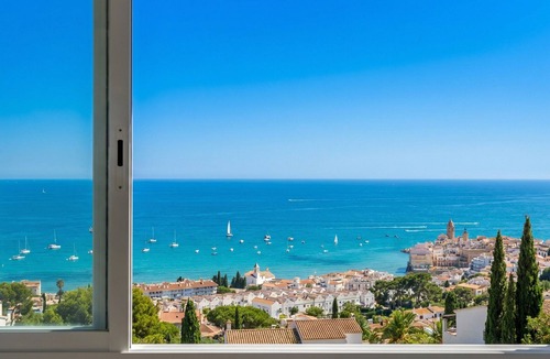 Sitges Villa | Villa Sitges Altavista. Breathtaking view. Beach 18 min walk. A/C South.