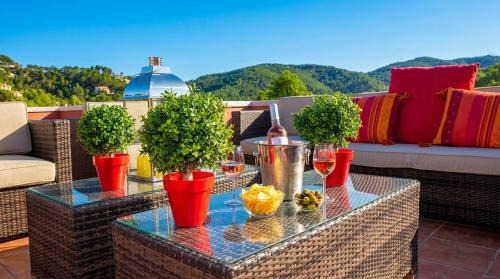 Olivella Apartment | Villa Sitges El Olivo High Comodity AC Pool Heated 30º Optional Real Garden Pool XXL 10 min drive from Sitges