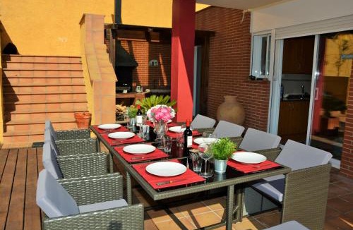 Olivella Villa | Villa Sitges Maria Sunny Oriented SW AC Confortable High Quality 5 star guest coments