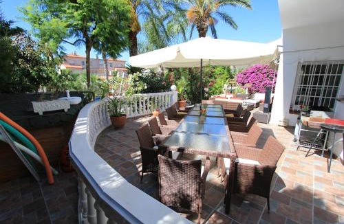 Sitges Villa | Villa Sitges Palm Garden: 5 minutes walking from beach. Amaizing Garden/Outdoor