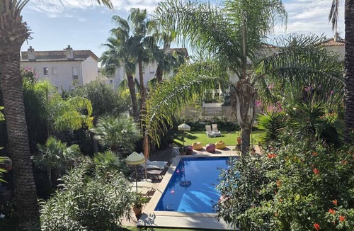 Sitges Villa | Villa Sitges Palm Garden: 5 min walk from beach with tropical garden and pool