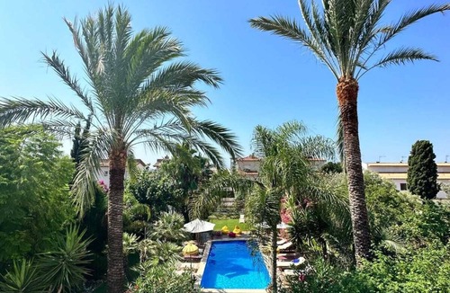 Sitges Villa | Villa Sitges Palm Garden: 5 min walk from beach with tropical garden and pool