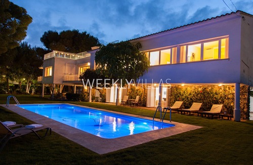 Passeig Maritim Villa | Villa Sitges Tupinetti. 100m/beach. Renovated. Cozy Garden by Weekly Villas