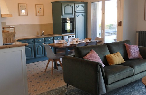 Villeneuve-sur-Lot Apartment | Villa Sixty- terrace apartment, Apartment in the heart of the Bastide with exceptional view.