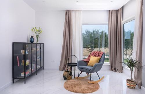 Businci Villa | Villa Skyora