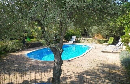 Mornas Villa | Villa sleeps 8, 2 shower rooms, summer kitchen, heated pool, shaded parking.