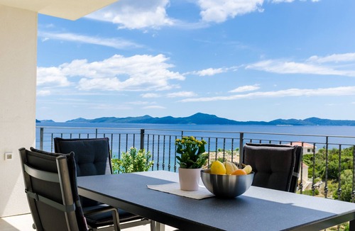 Podimoc Villa | Villa Sofija - Three Bedroom Villa with Terrace and Swimming Pool