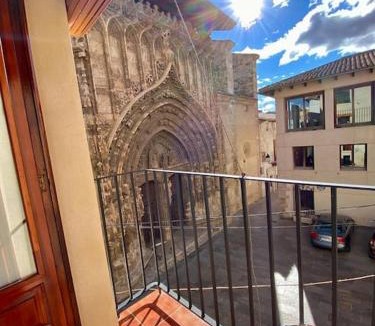 Requena House | VILLA SOL Casa con cueva privada y vistas a la Iglesia